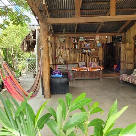Roots Family Hostel Puerto Viejo de Talamanca Buitenkant foto