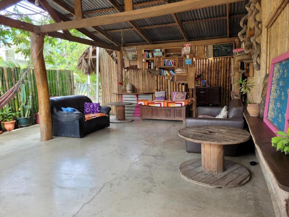 Roots Family Hostel Puerto Viejo de Talamanca Buitenkant foto