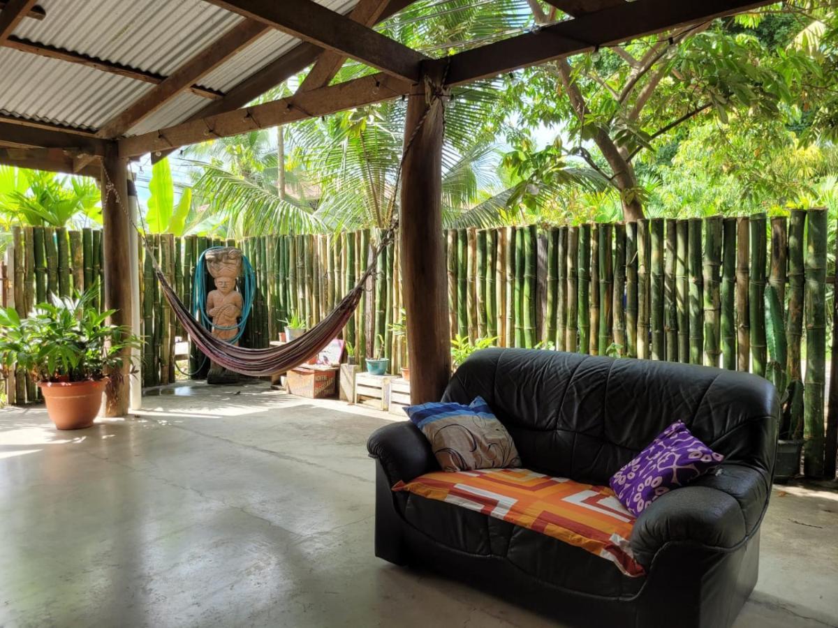 Roots Family Hostel Puerto Viejo de Talamanca Buitenkant foto